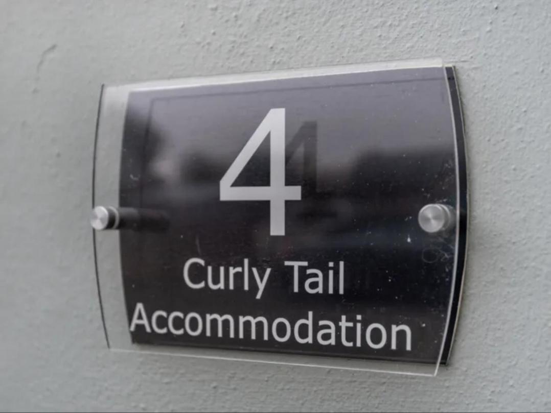 Curly Tail Accommodation Bishop's Castle Buitenkant foto